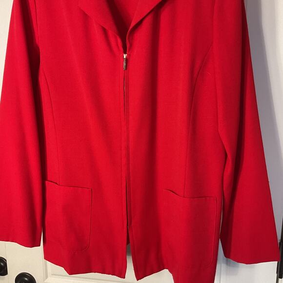 Requirements Red Long Sleeve Blazer W/Pockets and Zipper Plus 16 - Picture 2 of 6